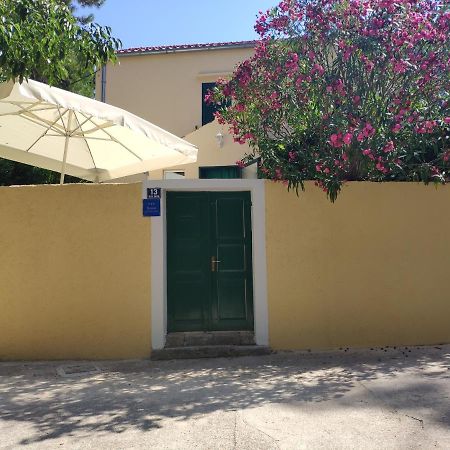 Apartment Zdenka Veli Losinj Exterior photo