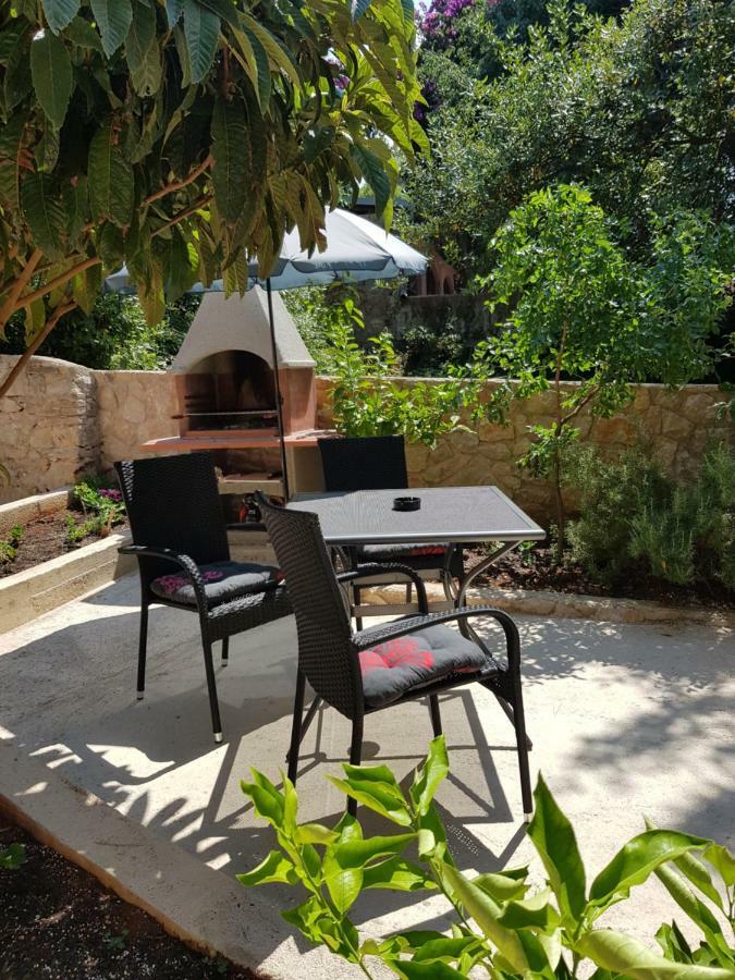 Apartment Zdenka Veli Losinj Exterior photo