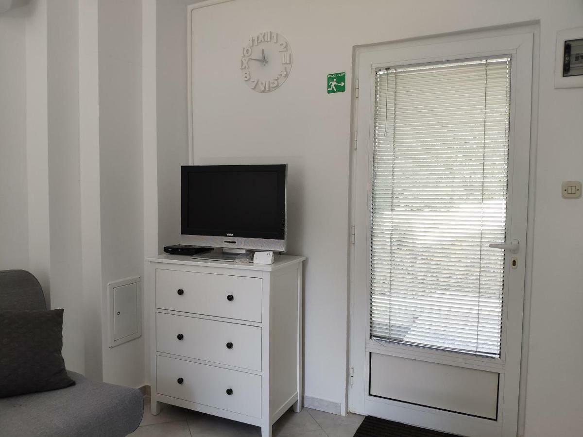 Apartment Zdenka Veli Losinj Exterior photo