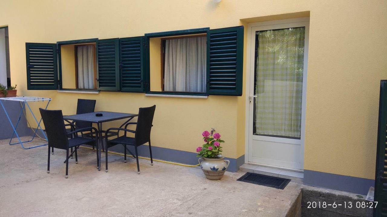 Apartment Zdenka Veli Losinj Exterior photo