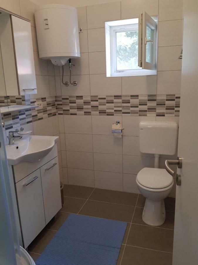 Apartment Zdenka Veli Losinj Exterior photo